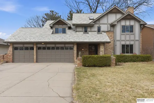 15724 Leavenworth Street, Omaha, NE 68118