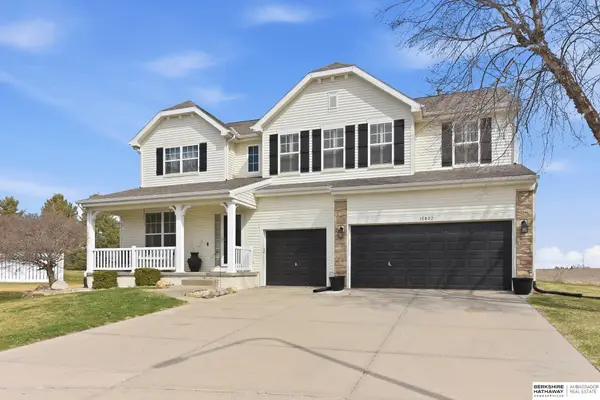 15802 Stony Circle, Omaha, NE 68136