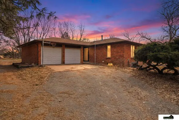 1606 N 4th Road, Eagle, NE 68347