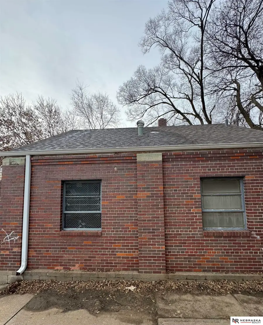 4204 Ames Avenue, Omaha, NE 68111 - #3