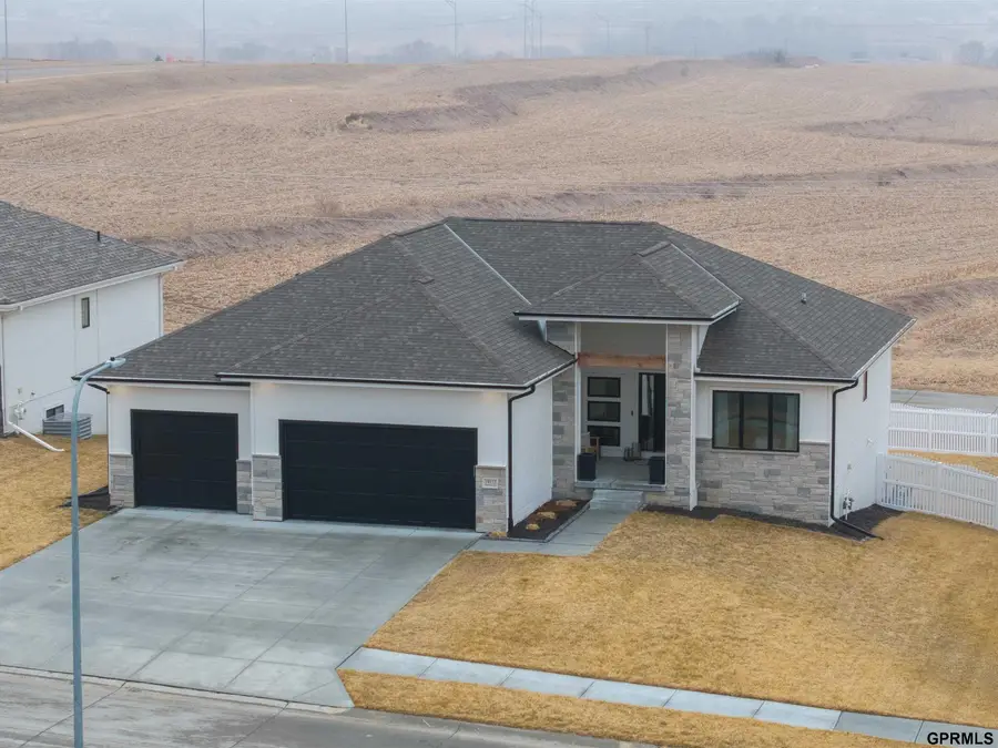 19112 Pinehurst Avenue, Omaha, NE 68136 - #2