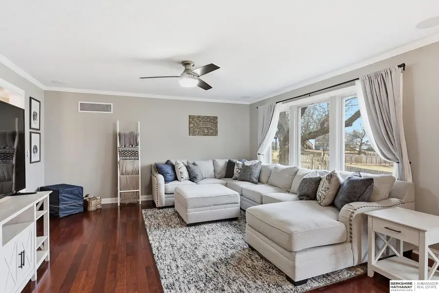 206 Bellevue Boulevard S, Bellevue, NE 68005 - #3