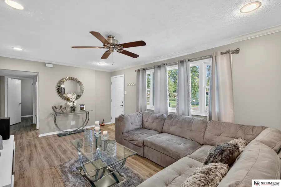 6615 Seward Street, Omaha, NE 68104 - #2