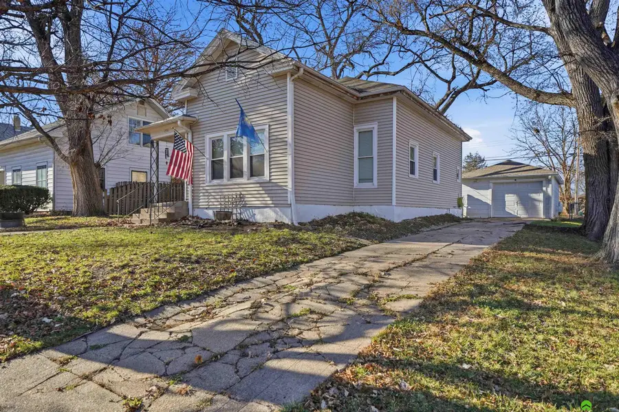 1551 N 32nd Street, Lincoln, NE 68503 - #3