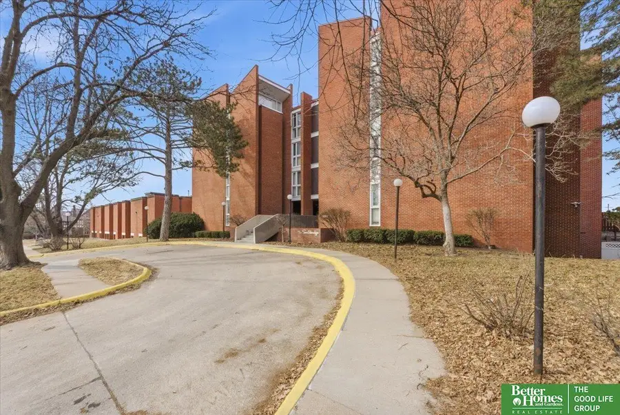 3702 Jackson Street #105, Omaha, NE 68105 - #2