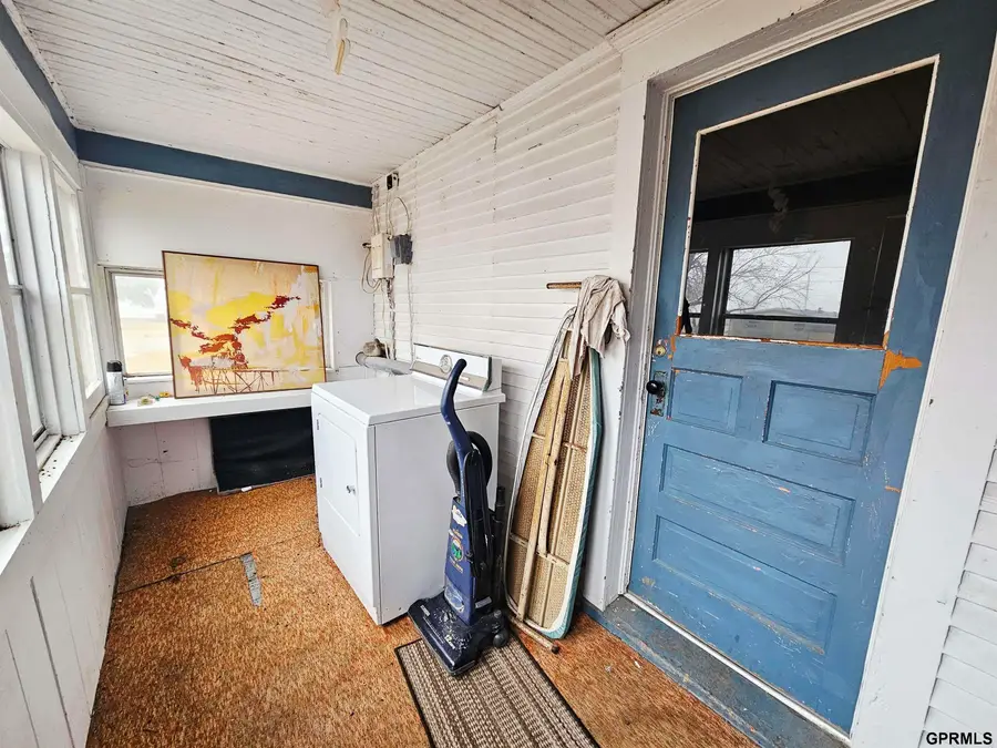 902 N Saunders Avenue, Sutton, NE 68979 - #2