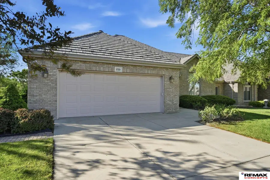 2321 Stone Creek Loop S, Lincoln, NE 68512 - #3