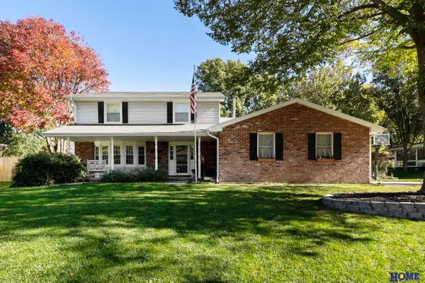 5822 Fieldcrest Way, Lincoln, NE 68512