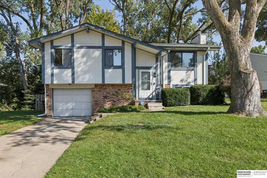 6729 S 135th Avenue, Omaha, NE 68137 - #2