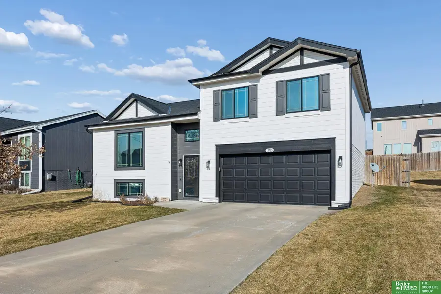 13715 S 44th Street, Bellevue, NE 68123 - #2