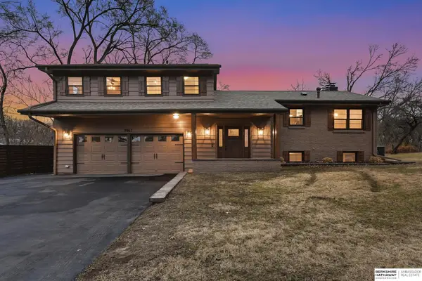 9967 Florence Heights Boulevard, Omaha, NE 68112