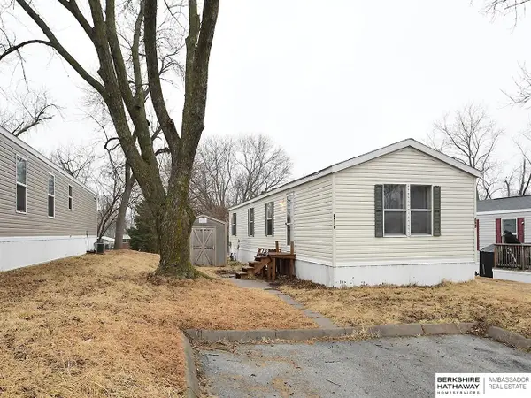 6916 N 107 Court #252, Omaha, NE 68122