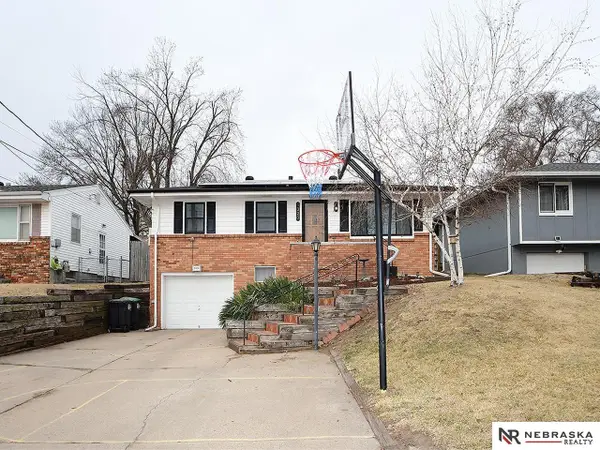 5320 S 52nd Street, Omaha, NE 68117