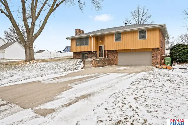 126 S Vermont Street, Bennington, NE 68007
