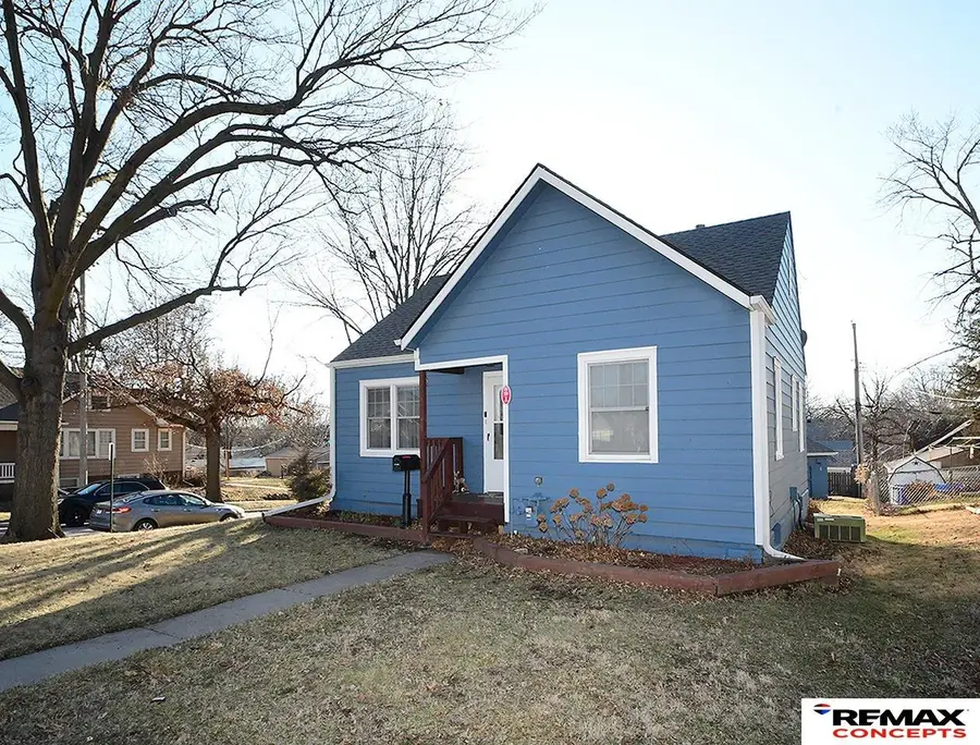 891 S 33rd Street, Lincoln, NE 68510 - #2