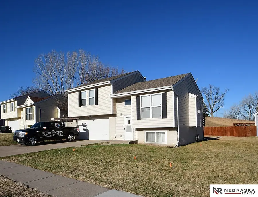 5818 N 61st Avenue, Omaha, NE 68104 - #2