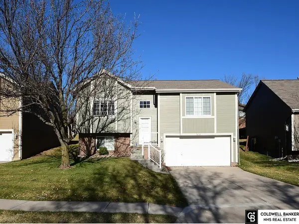 7414 N 77th Avenue, Omaha, NE 68122