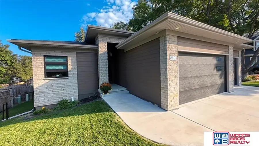 8110 Cooper Court, Lincoln, NE 68506 - #2