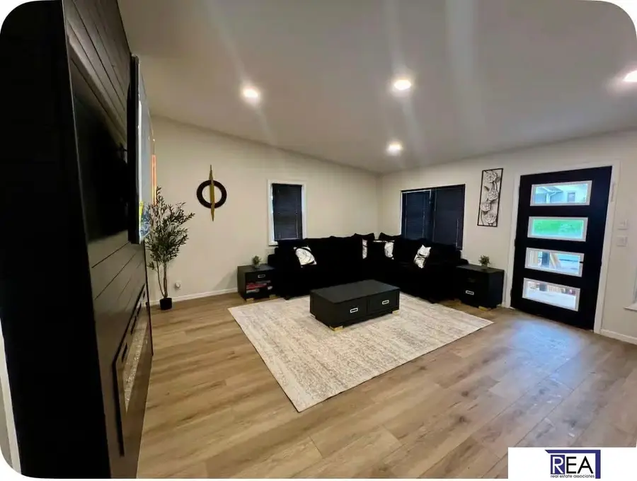 4005 S 36 Street, Omaha, NE 68107 - #3