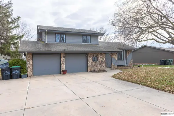 1009 Skyline Drive, Omaha, NE 68022