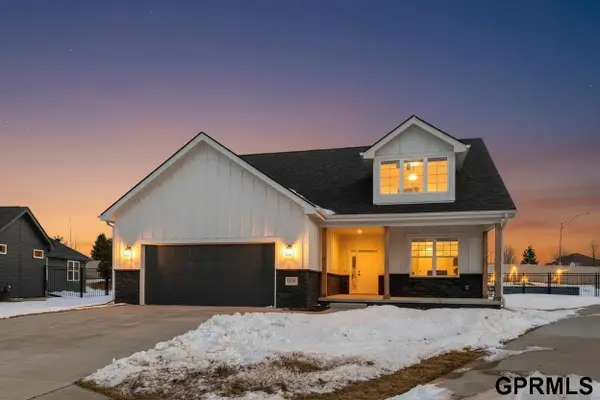 10209 S 180 Avenue Circle, Omaha, NE 68136