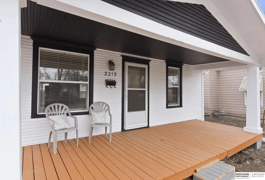 2215 6th Avenue, Council Bluffs, IA 51501 - #2