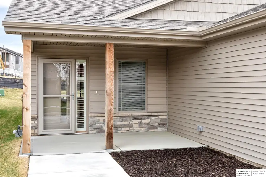 2617 Piney Creek Drive, Elkhorn, NE 68022 - #2