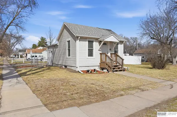 810 E 16th Street, Fremont, NE 68025