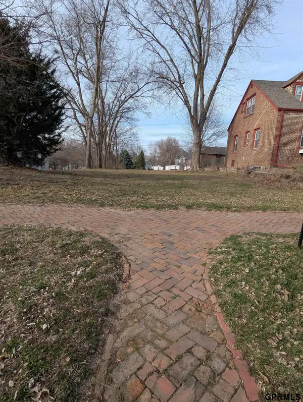 1212 1st Avenue, Nebraska City, NE 68410