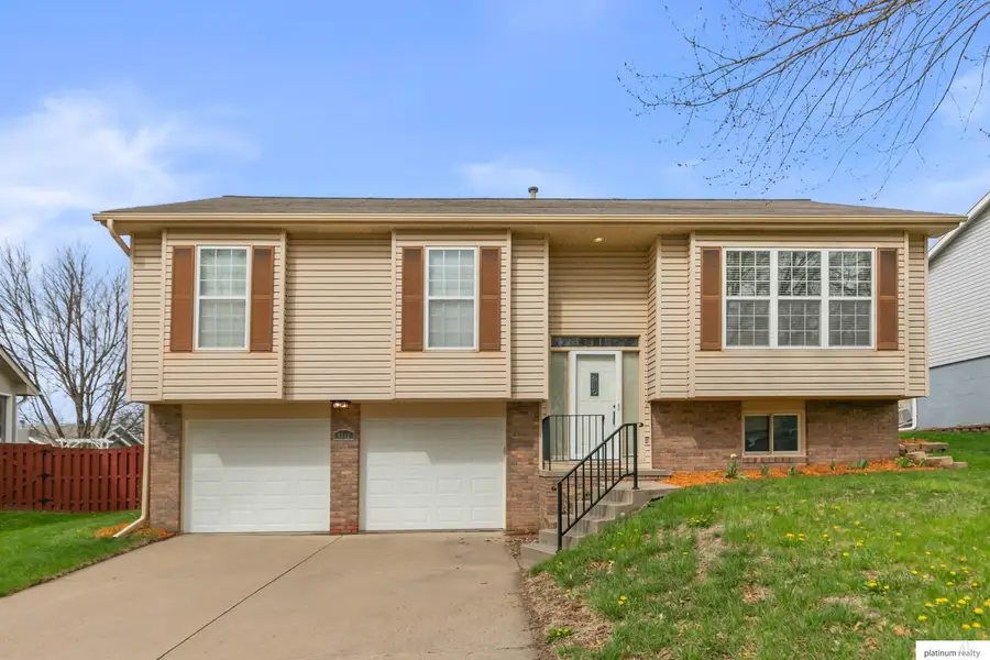 8818 N 82 Avenue, Omaha, NE 68122-0000 - #2