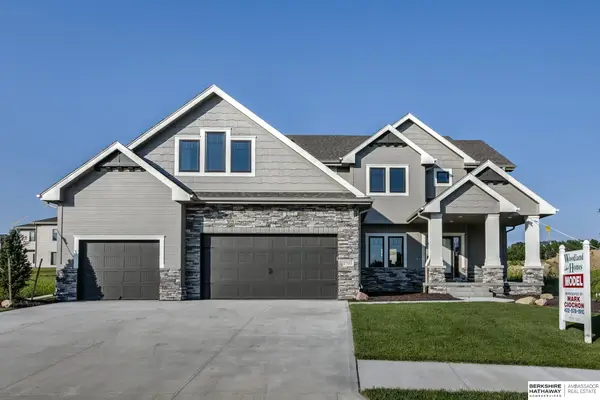 11720 Caspian Drive, Papillion, NE 68046