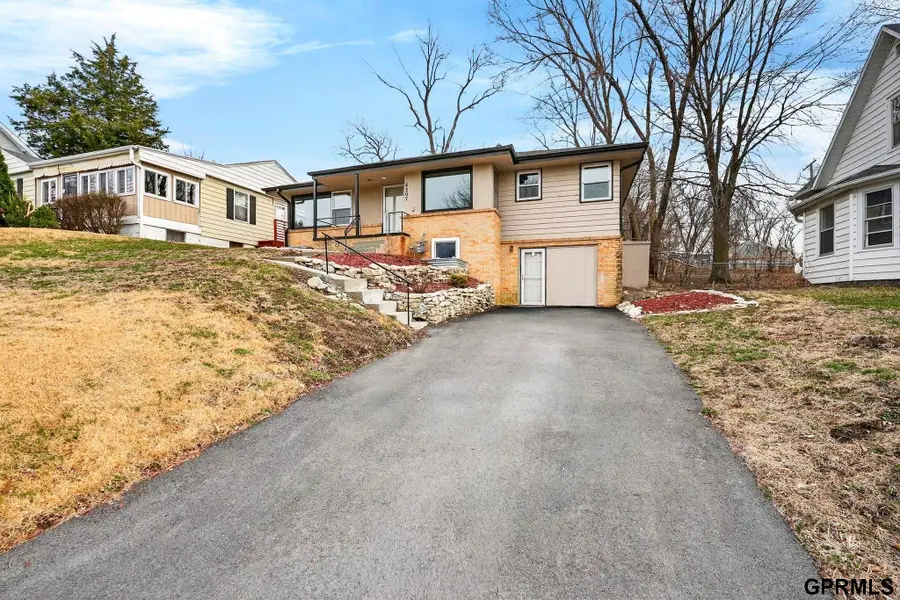 4207 Camden Avenue, Omaha, NE 68111 - #2