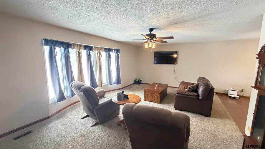 902 Q Street, Tekamah, NE 68061 - #3