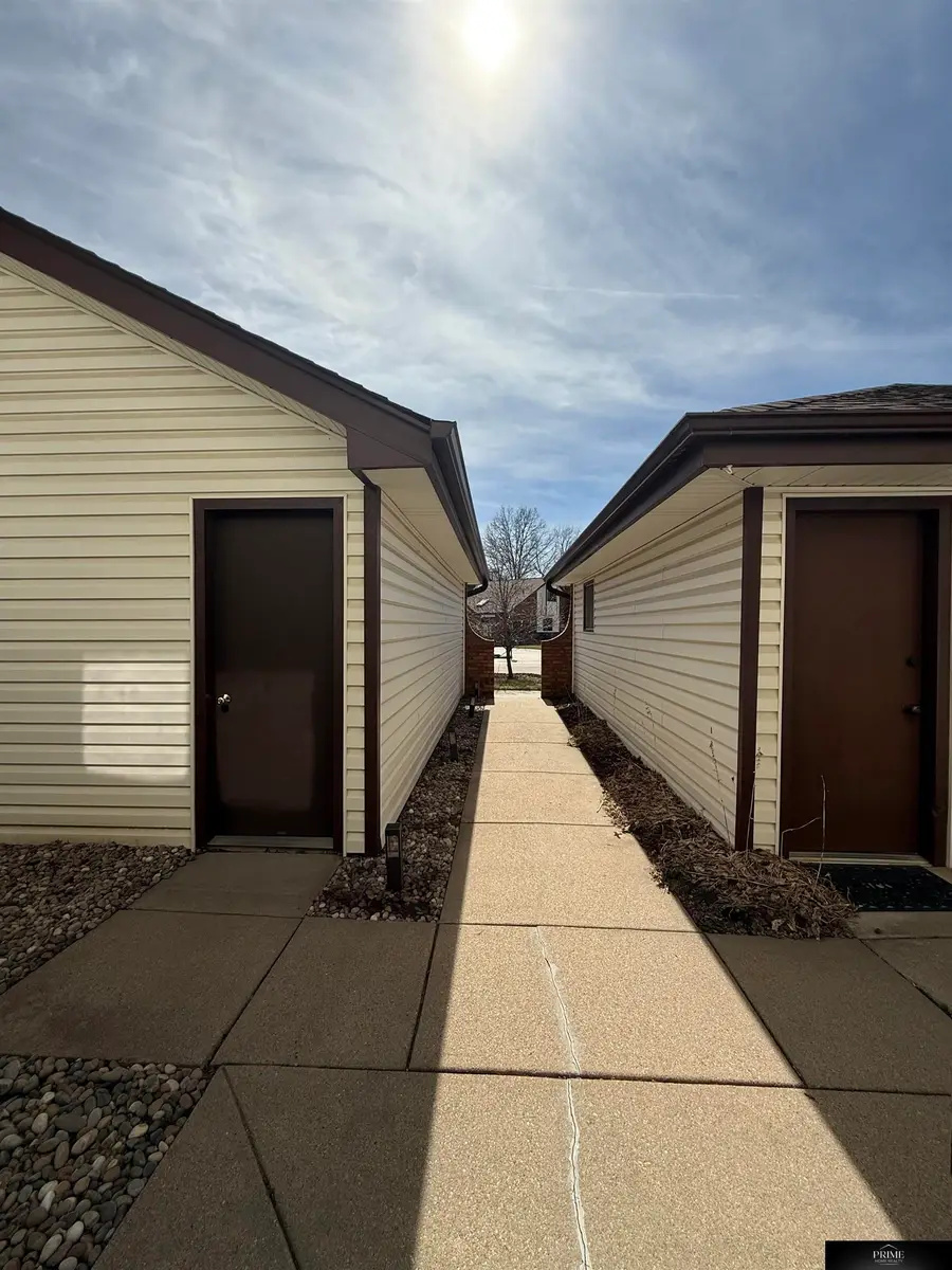2904 Londonshire Court, Lincoln, NE 68516 - #3
