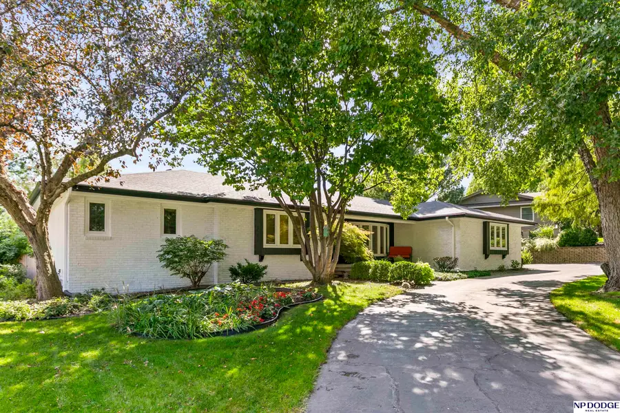 8731 Douglas Street, Omaha, NE 68114 - #2