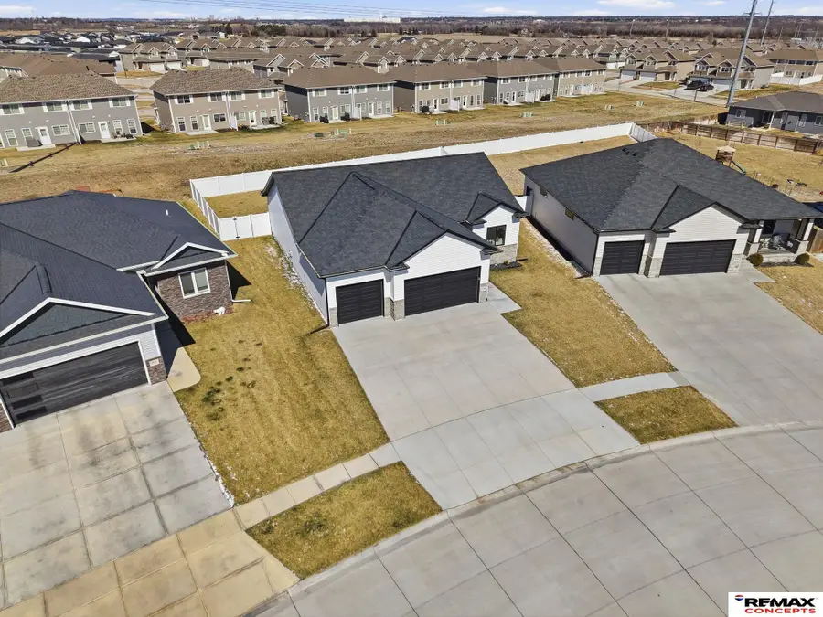836 W Miramonte Road, Lincoln, NE 68523 - #2