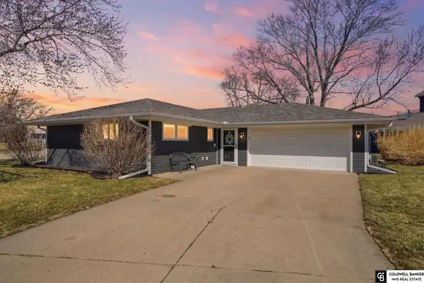 762 W Lakeshore Drive, Lincoln, NE 68528