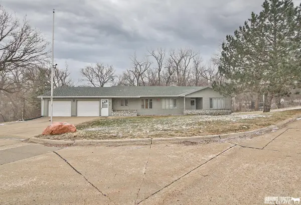 112 Oak Court, Weeping Water, NE 68463