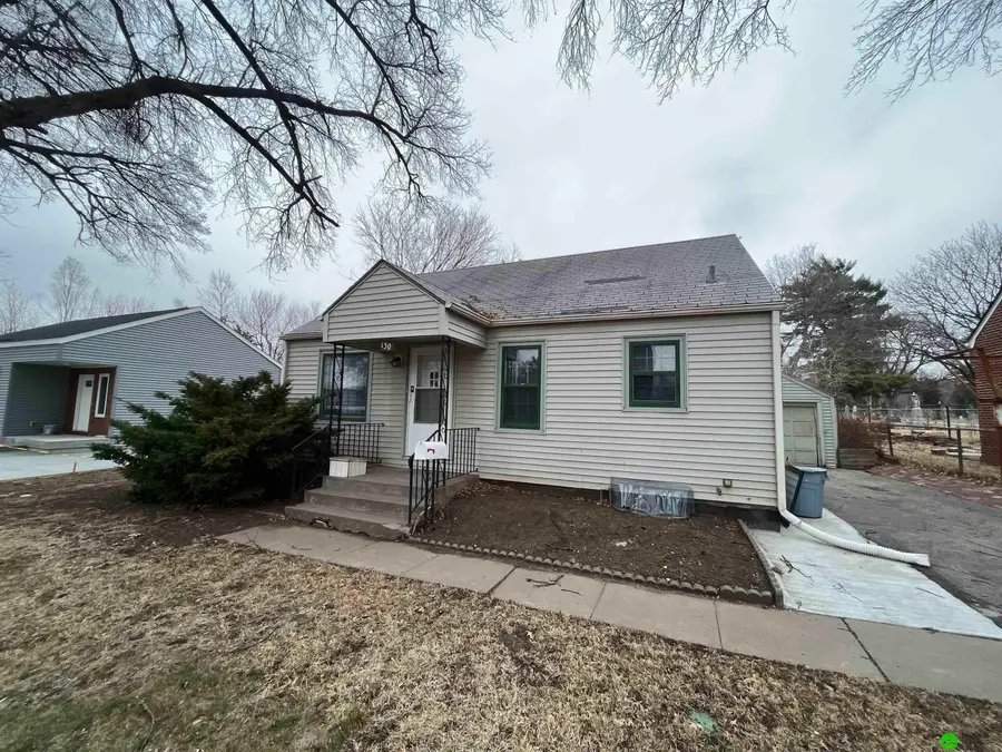 130 S 38th Street, Lincoln, NE 68510 - #2