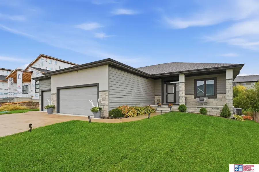 8920 Shadow Creek Lane, Lincoln, NE 68520 - #2