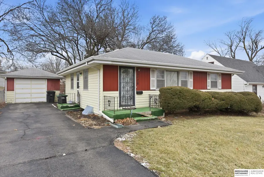 5328 N 48th Avenue, Omaha, NE 68104 - #2