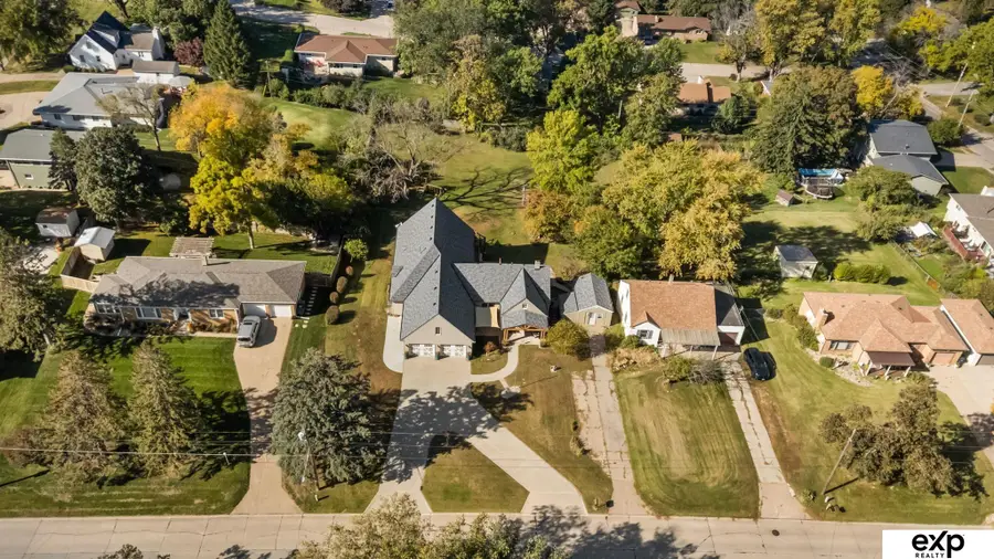 204 Hillcrest Avenue, Bellevue, NE 68005 - #2