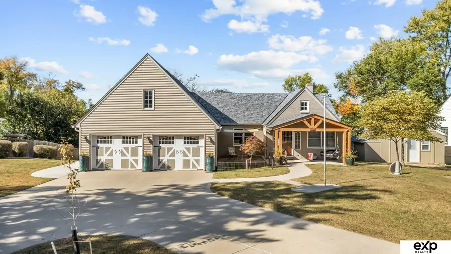 204 Hillcrest Avenue, Bellevue, NE 68005 - #3