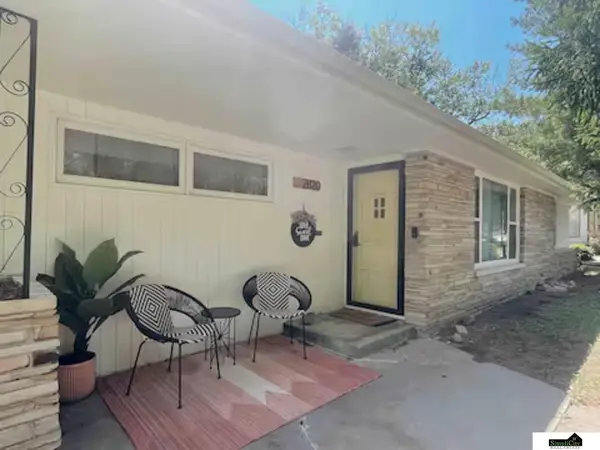 2820 S 33rd Street, Lincoln, NE 68506