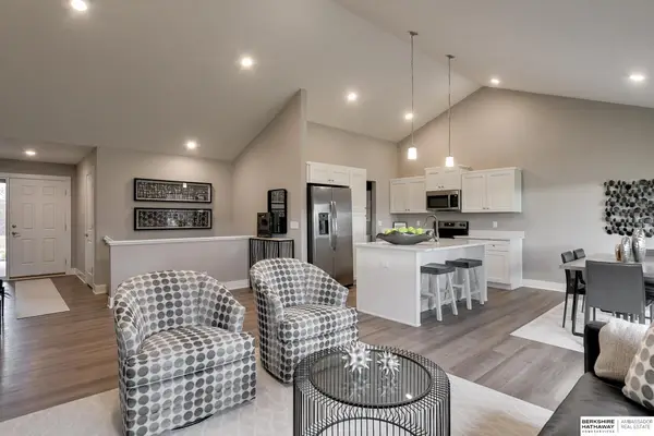 19706 Piney Creek Drive, Elkhorn, NE 68022