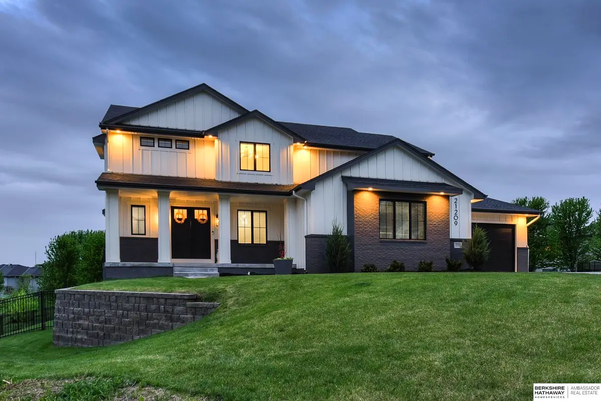 21209 Walnut Circle, Elkhorn, NE 68022 - #1