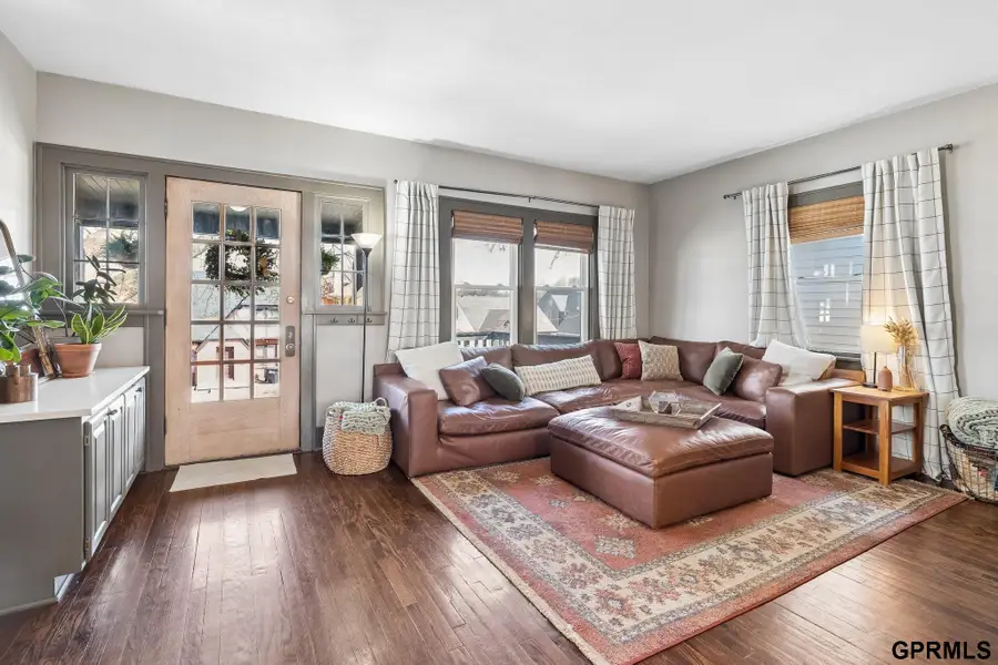 1018 S 35 Avenue, Omaha, NE 68105 - #2