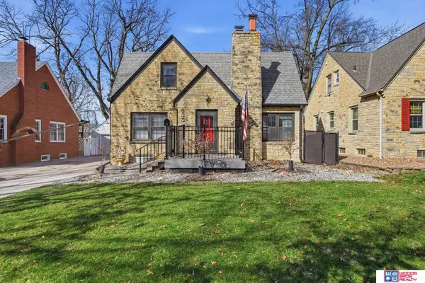 833 Elmwood Avenue, Lincoln, NE 68510