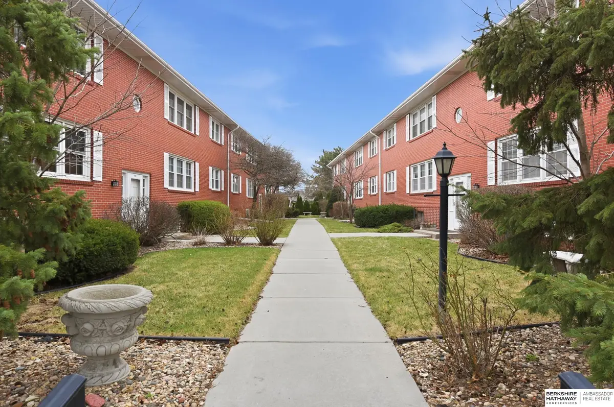 9103 Arbor Street #7, Omaha, NE 68124 - #1