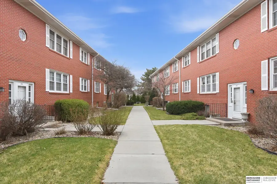 9103 Arbor Street #7, Omaha, NE 68124 - #2